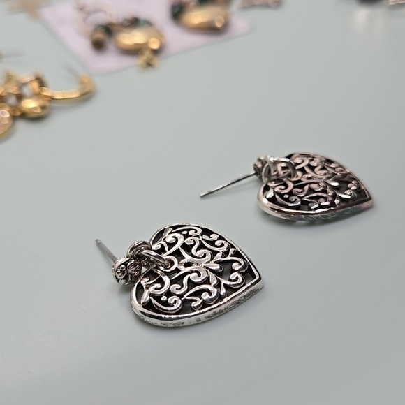 Elegant Silver Tone Heart Earrings - Picture 13 of 15